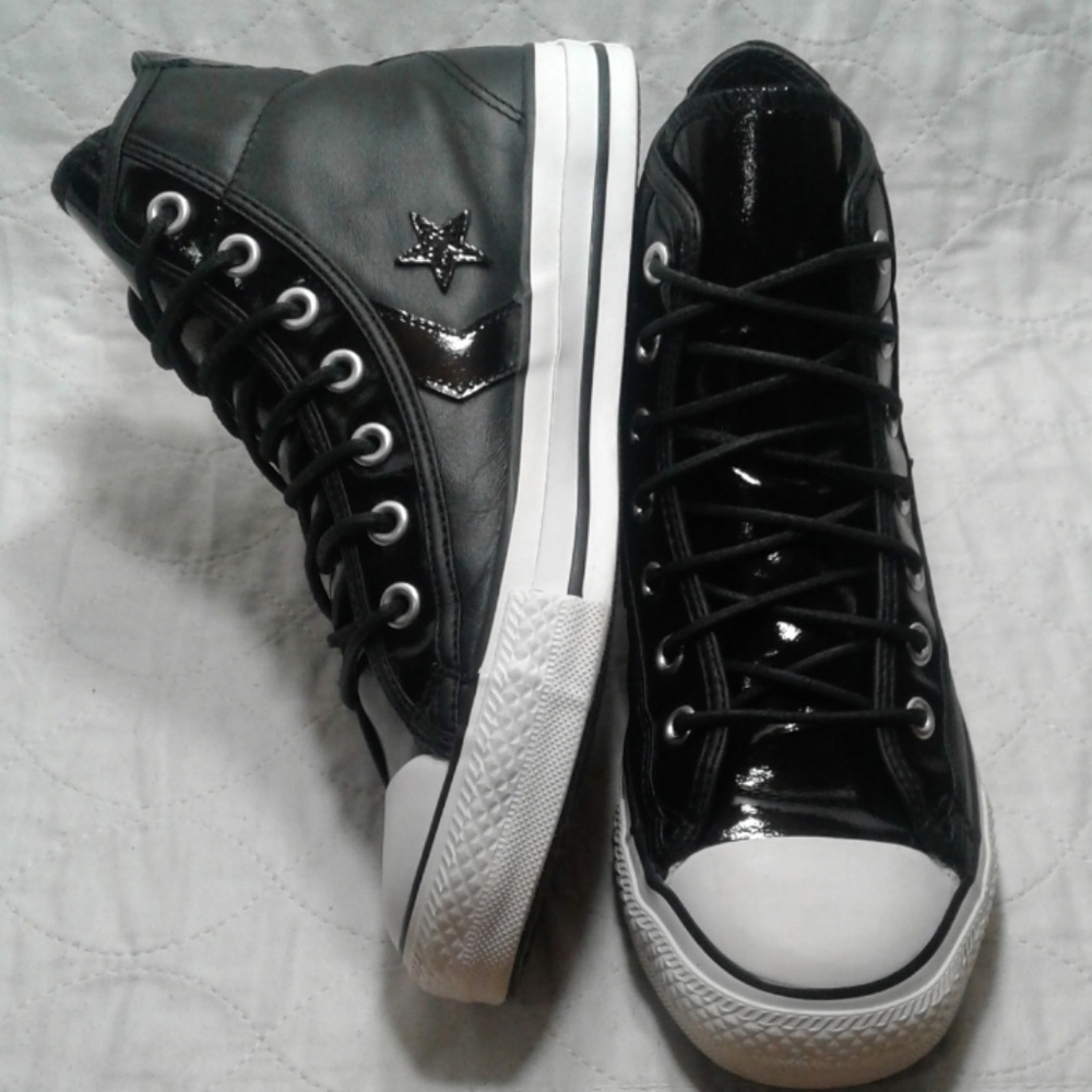 CONVERSE hi top leather mint condition sz 7 Men's